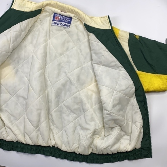 NFL Apex-One Vintage Green Bay Packers Spell Out Quilt Lined Jacket - Picture 8 of 10